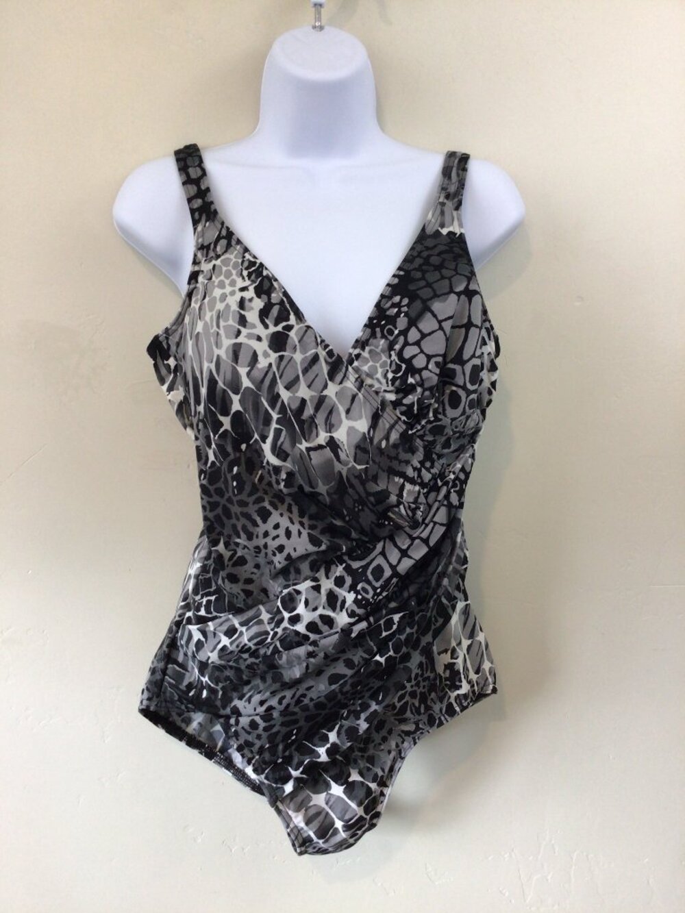 Miraclesuit Miracle Suit One Piece Tummy Tuck Swimsuit Size 10